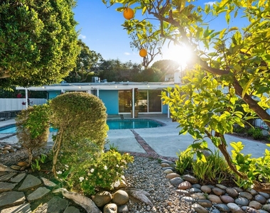 8730 Hollywood Hills Rd - Photo Thumbnail 36