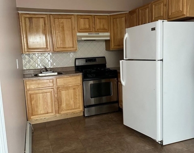 465 Stobe Avenue - Photo Thumbnail 3