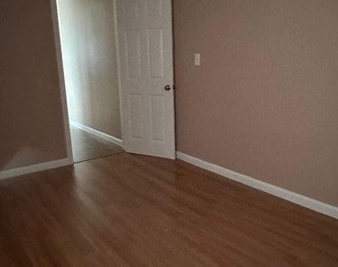 465 Stobe Avenue - Photo Thumbnail 7