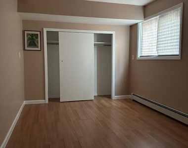 465 Stobe Avenue - Photo Thumbnail 6