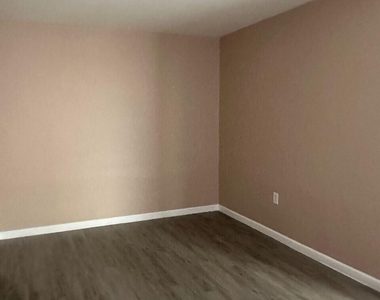 465 Stobe Avenue - Photo Thumbnail 1