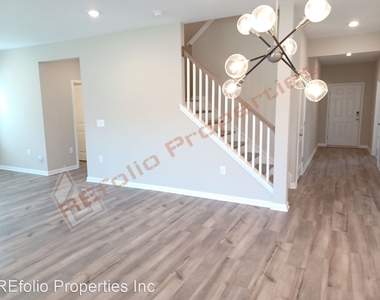 8105 Braefield Drive - Photo Thumbnail 7