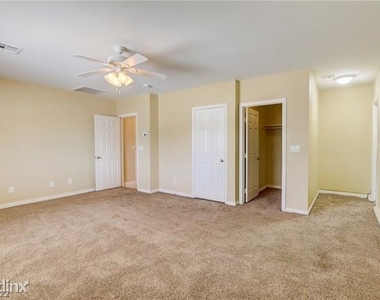 5513 R Deodar Drive - Photo Thumbnail 15