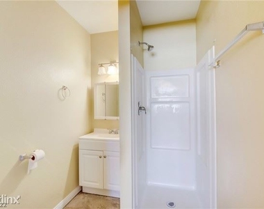 5513 R Deodar Drive - Photo Thumbnail 19