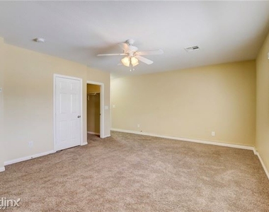 5513 R Deodar Drive - Photo Thumbnail 16