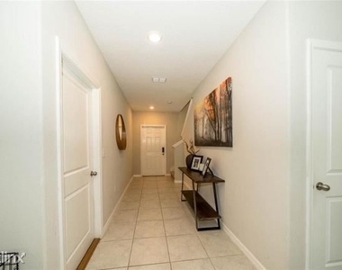 10209 R White Linen Ave - Photo Thumbnail 1