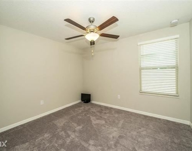 10209 R White Linen Ave - Photo Thumbnail 24