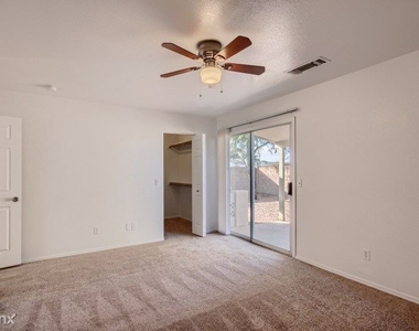 1833 N Center Avenue Unit - Photo Thumbnail 6