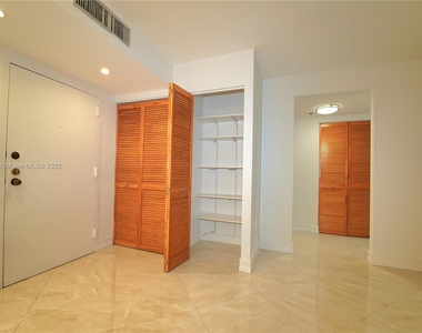 210 174th St Apt 1818 - Photo Thumbnail 2