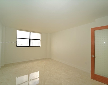 210 174th St Apt 1818 - Photo Thumbnail 14