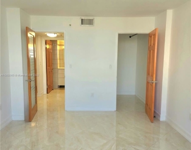 210 174th St Apt 1818 - Photo Thumbnail 13