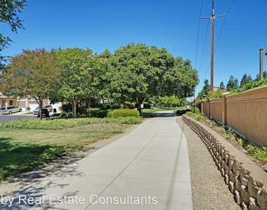 5281 Arrezzo Street - Photo Thumbnail 25