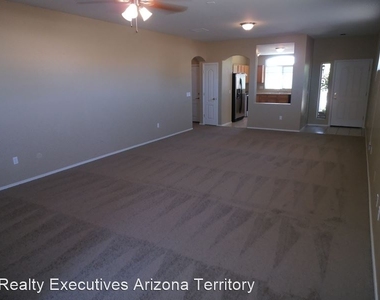 473 E Cactus Mountain Dr - Photo Thumbnail 3