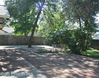 1885 Sutterwood Dr. - Photo Thumbnail 9