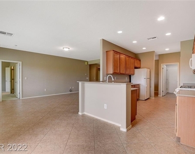 3321 Kingbird Drive - Photo Thumbnail 4