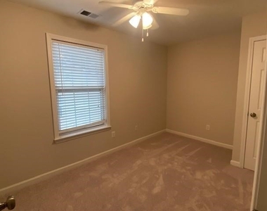 4217 Hunters Green Way Ne - Photo Thumbnail 21