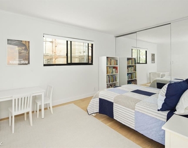 15 Galleon St Apt 1 - Photo Thumbnail 9