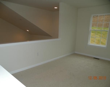5935 Valley Forge Drive - Photo Thumbnail 8