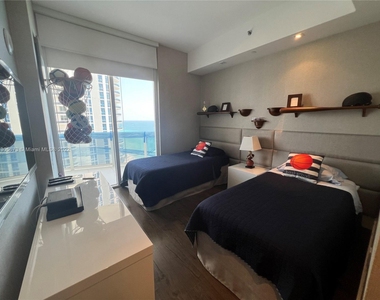 15901 Collins Ave - Photo Thumbnail 18