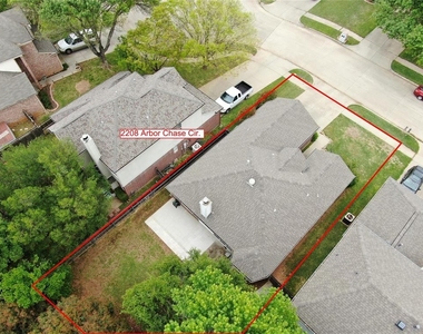 2208 Arbor Chase Circle - Photo Thumbnail 16