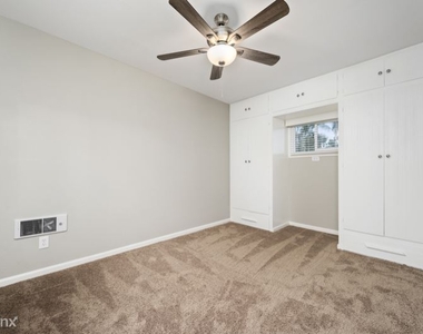 374 Cypress Ave 5 - Photo Thumbnail 7