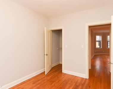 2319 N. Rockwell, Unit 3a - Photo Thumbnail 15