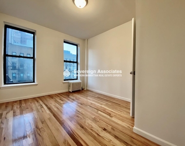 401 East 68th Street - Photo Thumbnail 3