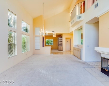 9236 Eagle Ridge Drive - Photo Thumbnail 4