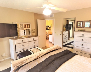 7340 Amberly 306 Lane - Photo Thumbnail 6