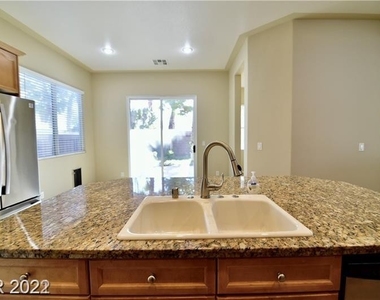 9425 Silent Oak Court - Photo Thumbnail 14