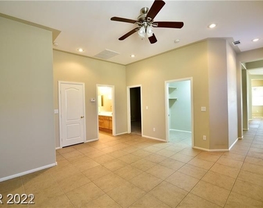 9425 Silent Oak Court - Photo Thumbnail 15