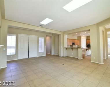 9425 Silent Oak Court - Photo Thumbnail 5