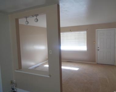 6520 Tulip Street - Photo Thumbnail 5