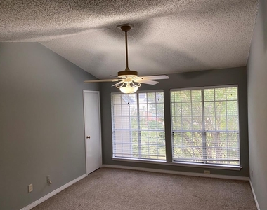 2422 Northlake Court - Photo Thumbnail 11