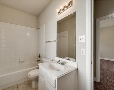 1622 Shadow Brook Trail - Photo Thumbnail 8