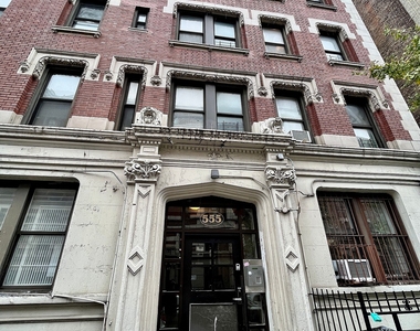 West 161 Street - Photo Thumbnail 7