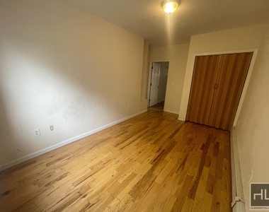 1333 Chisholm St - Photo Thumbnail 12