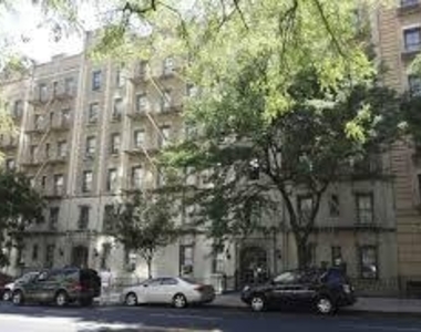 East 79th Street - Photo Thumbnail 7