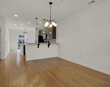 547 N Park Avenue - Photo Thumbnail 10