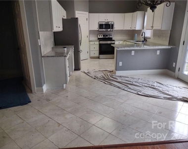 4710 Lone Tree Court - Photo Thumbnail 2