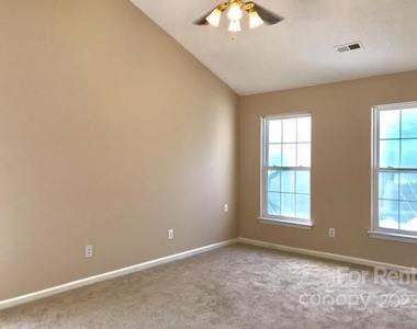 4710 Lone Tree Court - Photo Thumbnail 8