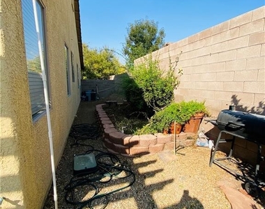 2411 Allegretto Avenue - Photo Thumbnail 25