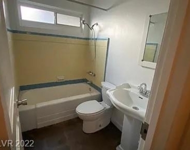 1212 Francis Avenue - Photo Thumbnail 10