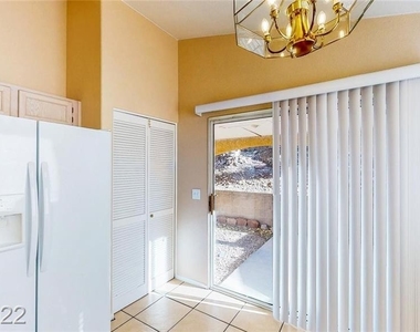 2760 Wild Cactus Court - Photo Thumbnail 10