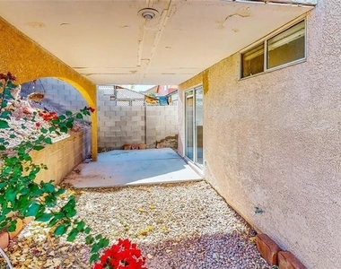 2760 Wild Cactus Court - Photo Thumbnail 33