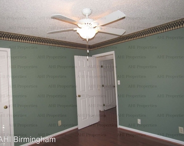 101 Comanche Circle - Photo Thumbnail 25