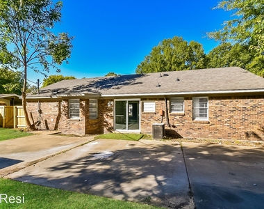 5013 Harrington Ave - Photo Thumbnail 10