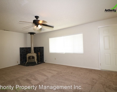 21627 Seven Lakes Road - Photo Thumbnail 5