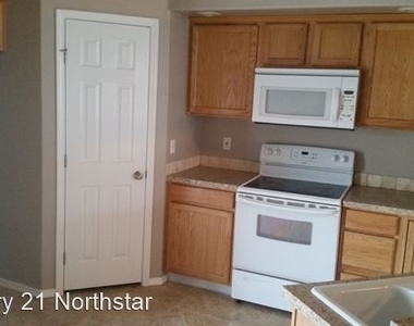 4004 N Abbott St - Photo Thumbnail 2