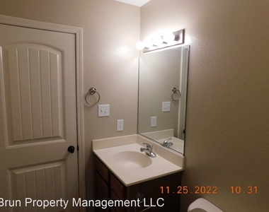 2313 Talbott Way - Photo Thumbnail 33